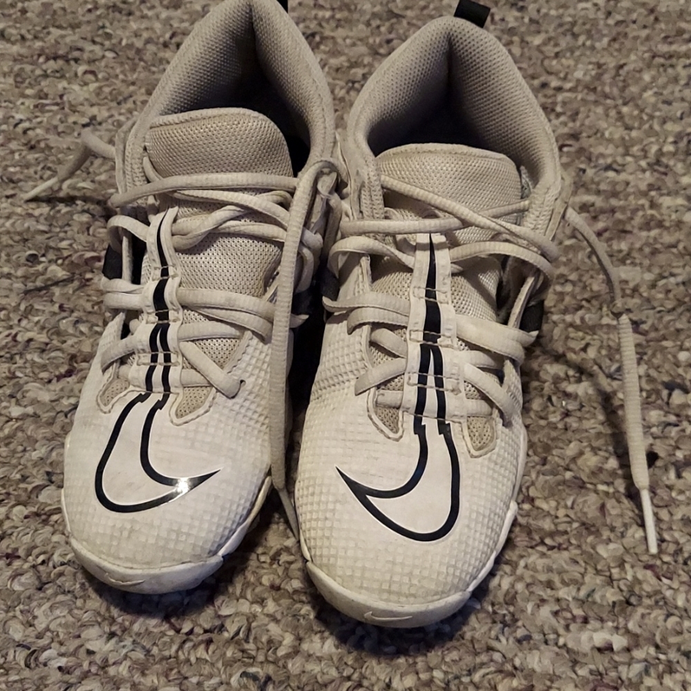 Boys nike white cleets